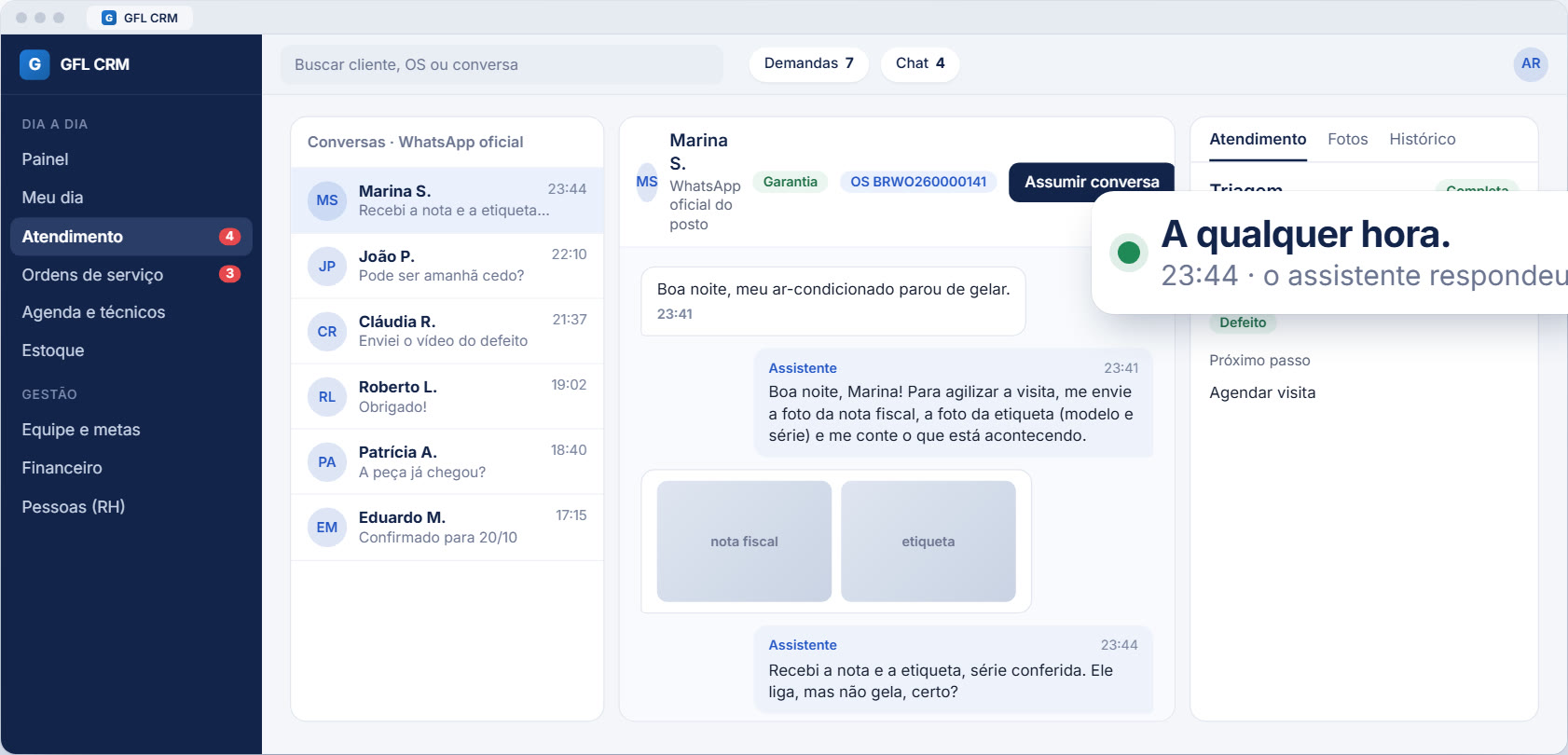 Atendimento com conversa do WhatsApp e ficha de triagem